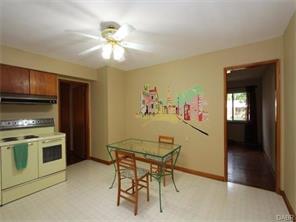 1040 Greenridge Dr, Dayton, OH 45429 photo 8