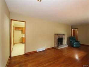 1040 Greenridge Dr, Dayton, OH 45429 photo 5