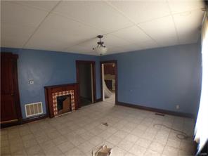 903 Clifton Ave, Springfield, OH 45505 photo 3