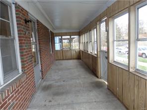 365 N Isabella St, Springfield, OH 45504 photo 2
