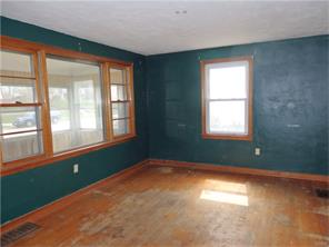 365 N Isabella St, Springfield, OH 45504 photo 4