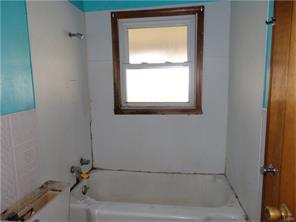 365 N Isabella St, Springfield, OH 45504 photo 7