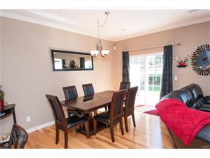 3190 Cobblestone Ln, Dayton, OH 45429 photo 4