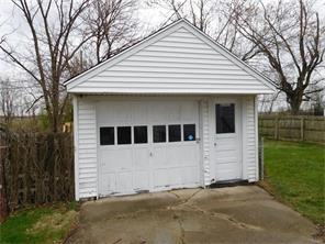 2012 E Bataan Dr, Dayton, OH 45420 photo 5