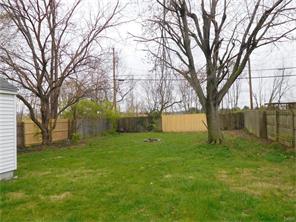 2012 E Bataan Dr, Dayton, OH 45420 photo 6