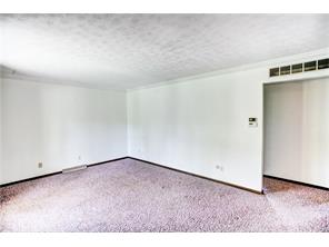 3360 Scotsdale Dr, Springfield, OH 45504 photo 5