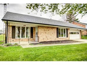 3360 Scotsdale Dr, Springfield, OH 45504 photo 1