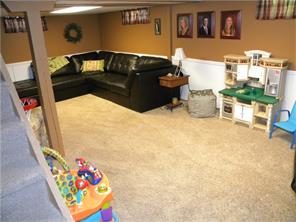 2100 E Bataan Dr, Dayton, OH 45420 photo 6