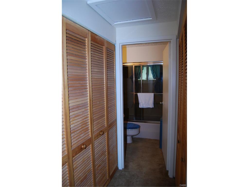 825 E Stroop Rd, Dayton, OH 45429 photo 8