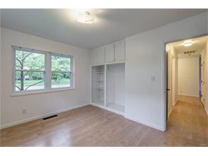 924 Fairacres Dr, Dayton, OH 45429 photo 8