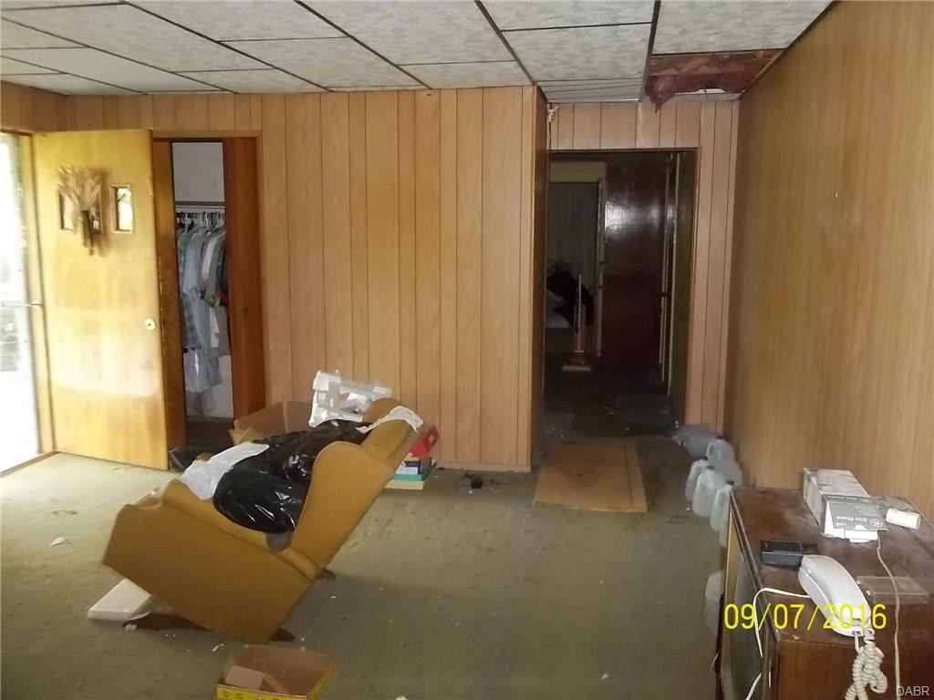 1662 W Sparrow Rd, Springfield, OH 45502 photo 9