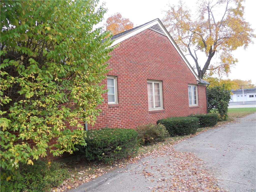 902 E Main St, Eaton, OH 45320 photo 4