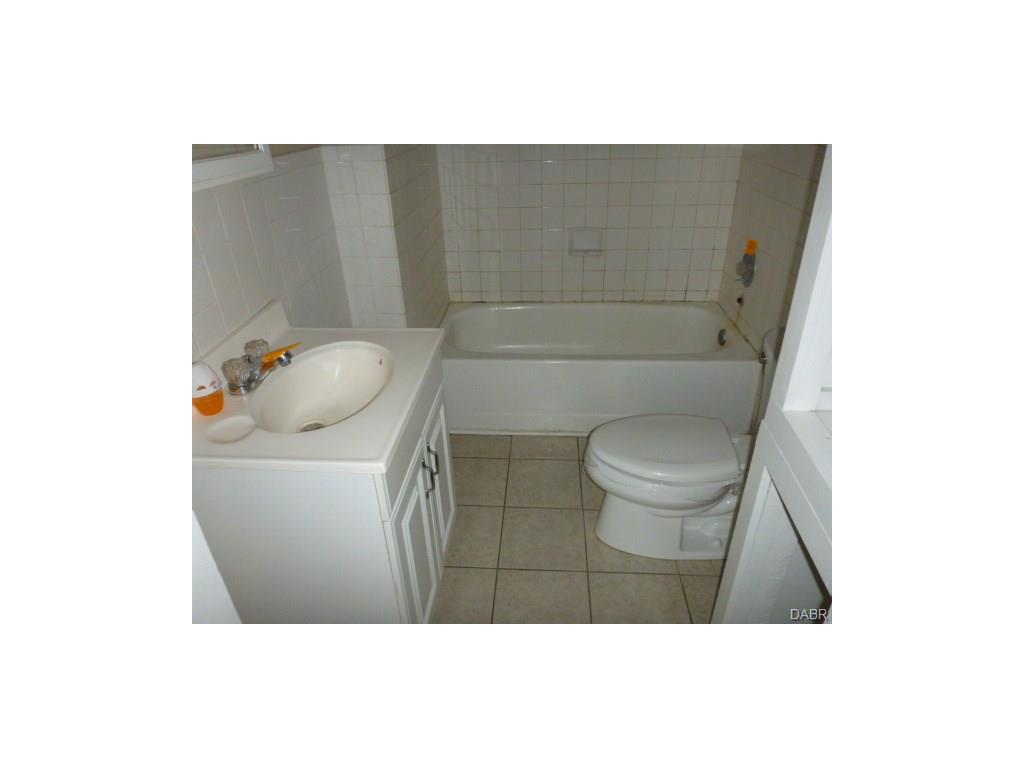 12 E Maple St, Bellbrook, OH 45305 photo 4