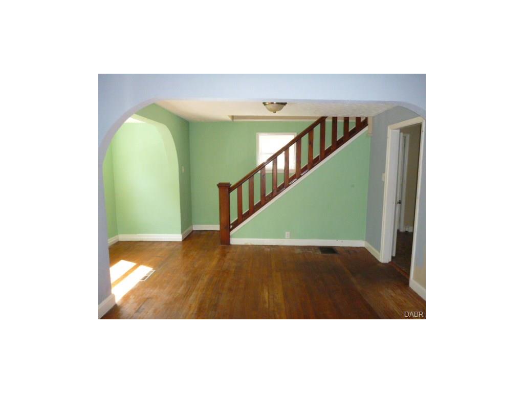 12 E Maple St, Bellbrook, OH 45305 photo 3