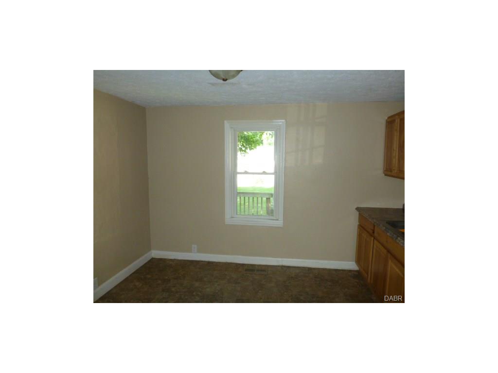 12 E Maple St, Bellbrook, OH 45305 photo 9