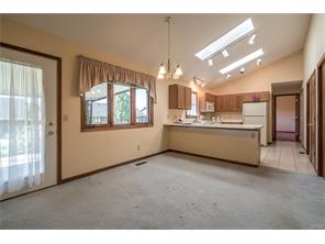 1695 Berwick Ave, Springfield, OH 45503 photo 4