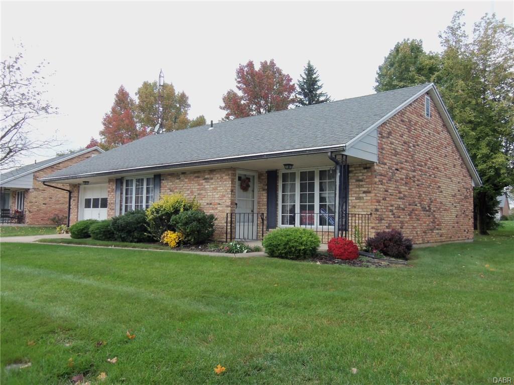 3302 Scotsdale Dr, Springfield, OH 45504 photo 1