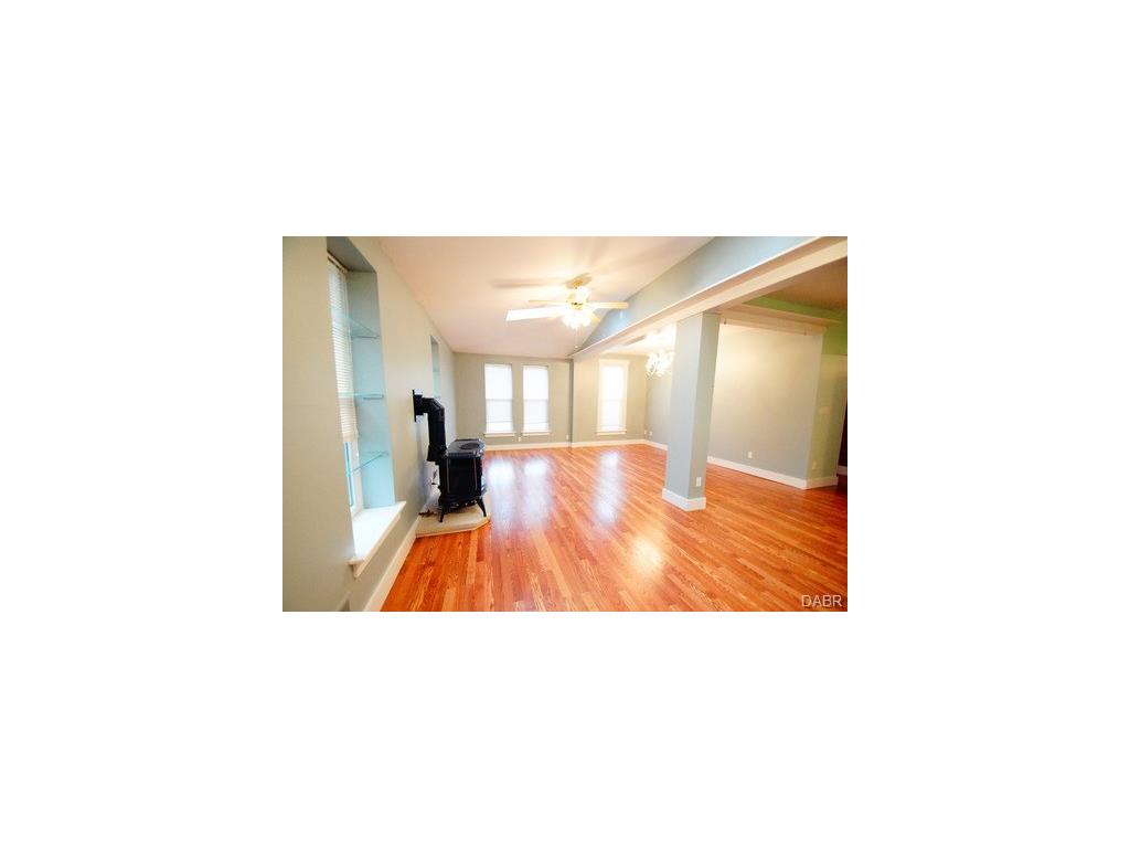 103 E Race St, Spring Valley, OH 45370 photo 8