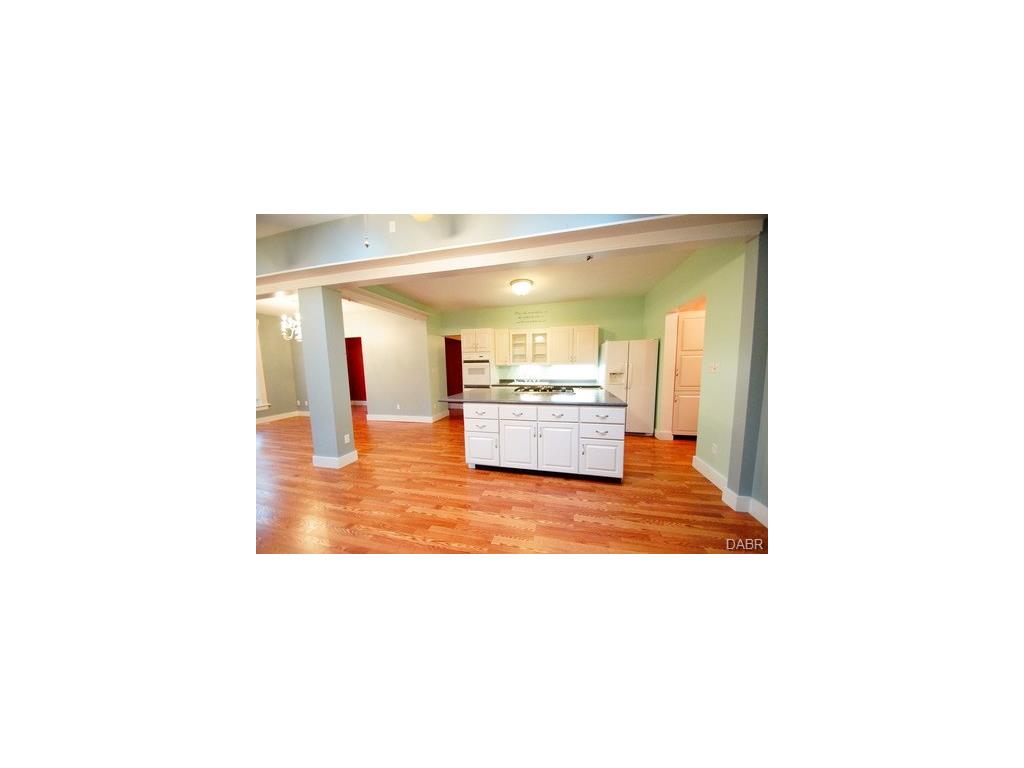 103 E Race St, Spring Valley, OH 45370 photo 7