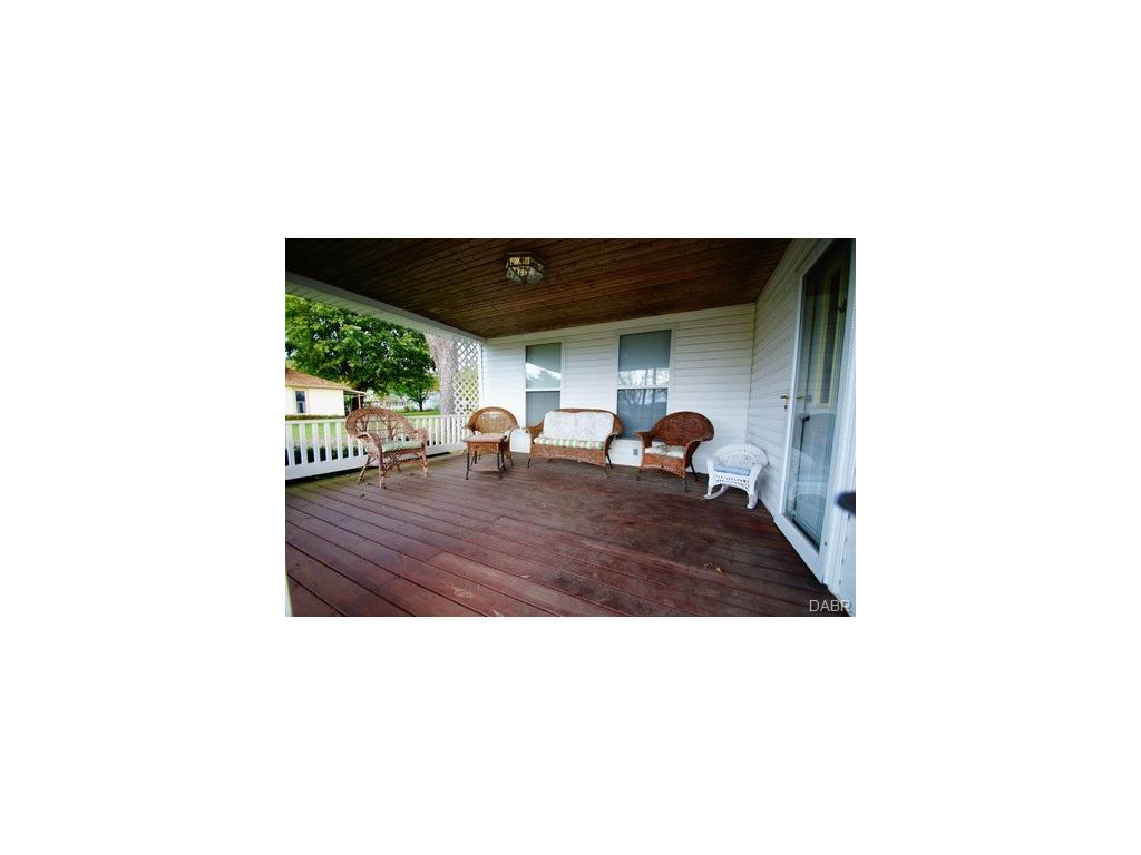 103 E Race St, Spring Valley, OH 45370 photo 2