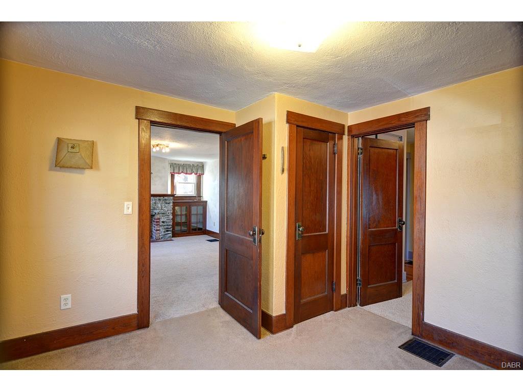 23 E Maple St, Bellbrook, OH 45305 photo 8