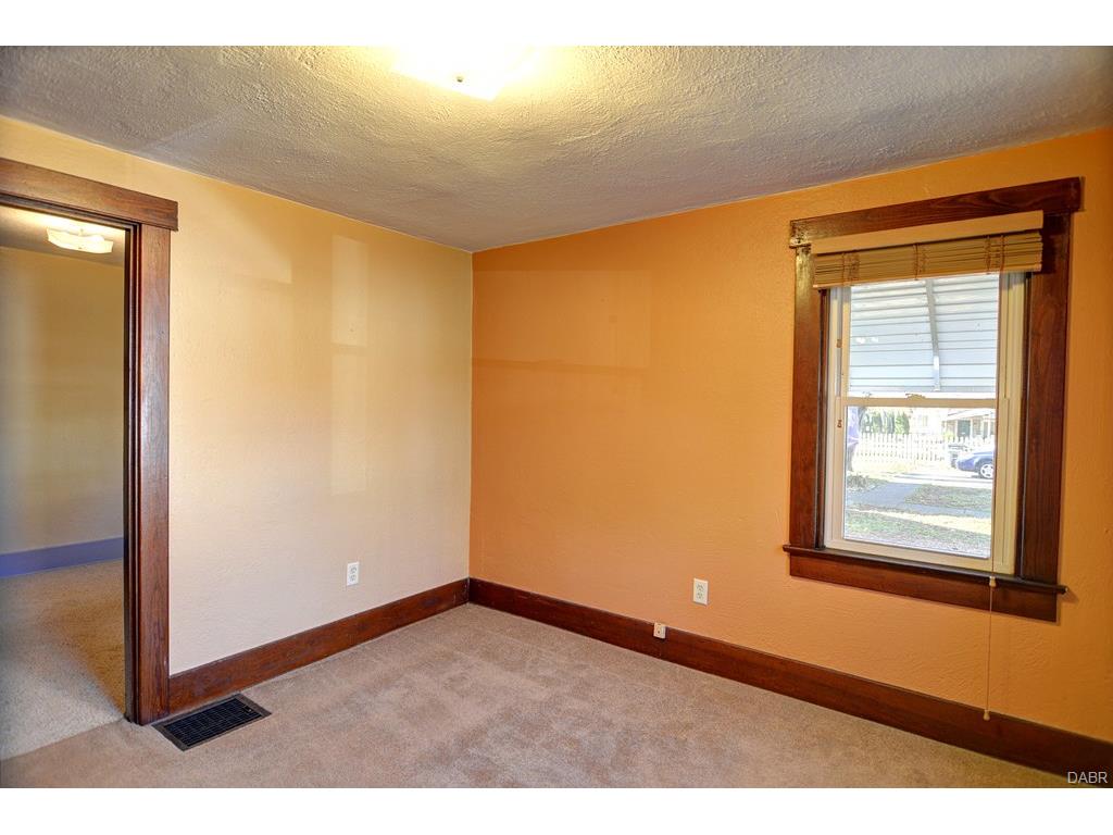 23 E Maple St, Bellbrook, OH 45305 photo 7