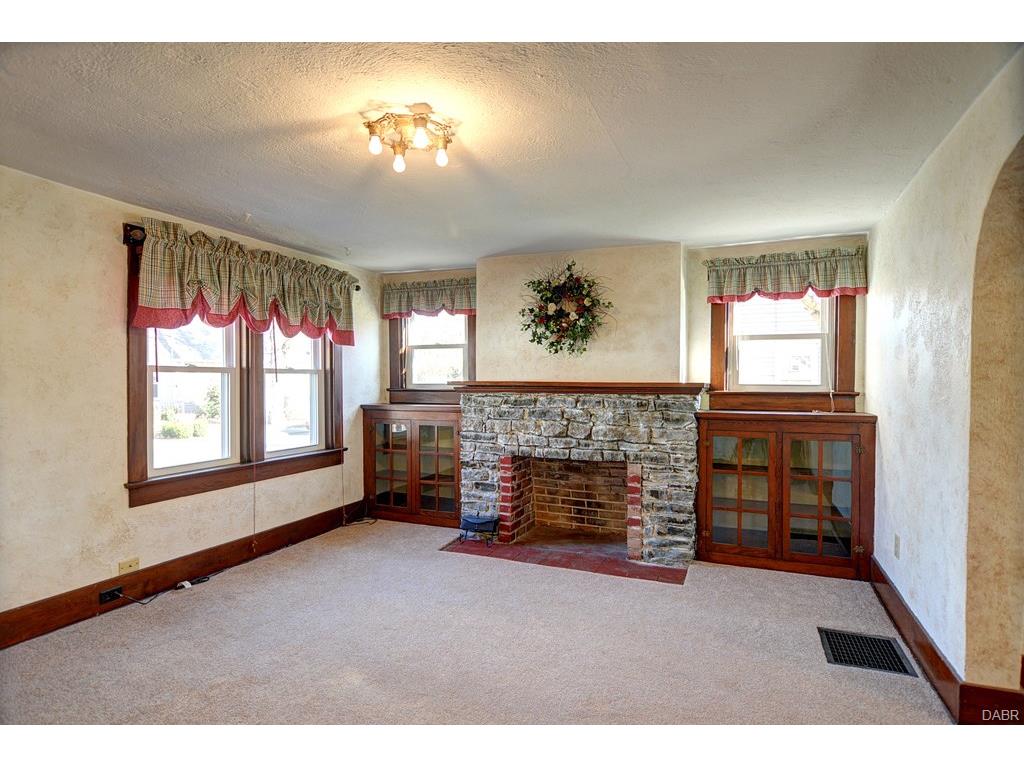 23 E Maple St, Bellbrook, OH 45305 photo 3