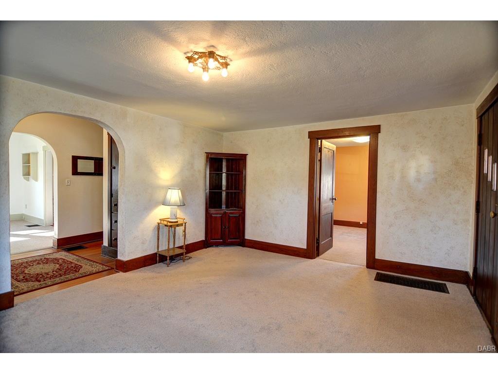 23 E Maple St, Bellbrook, OH 45305 photo 6