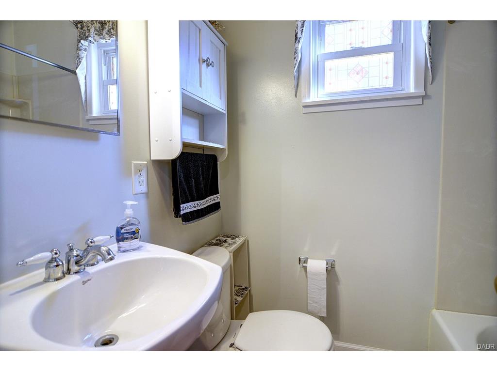 23 E Maple St, Bellbrook, OH 45305 photo 15