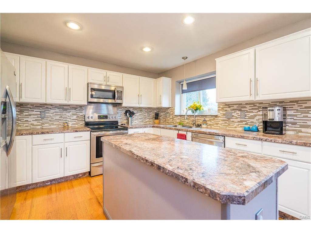 120 Meadows Dr, Springboro, OH 45066 photo 2