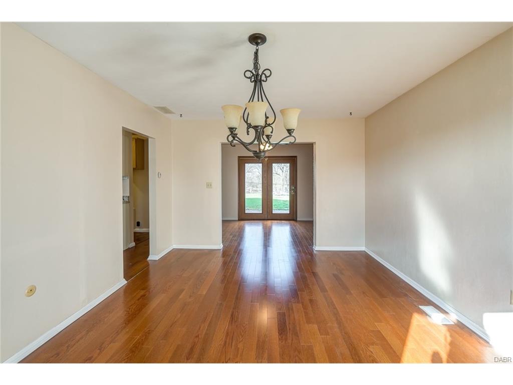 4335 Joy Dr, Enon Vlg, OH 45323 photo 4
