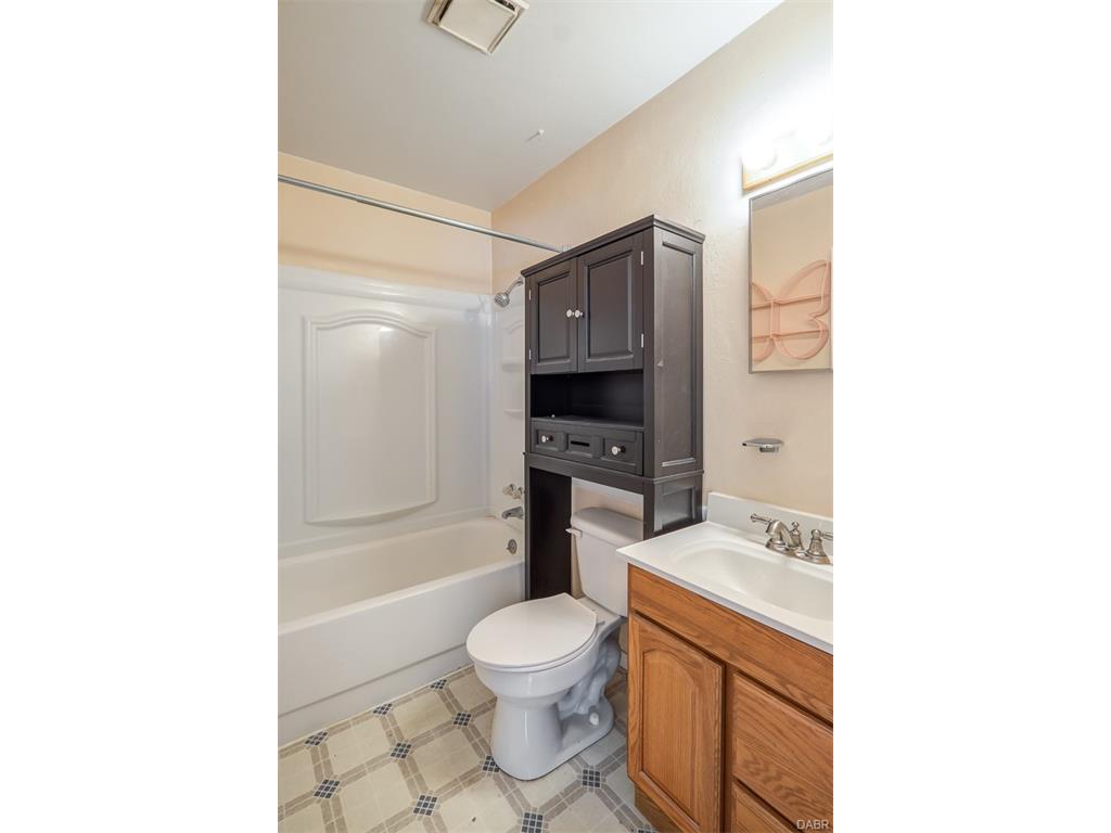 4335 Joy Dr, Enon Vlg, OH 45323 photo 12