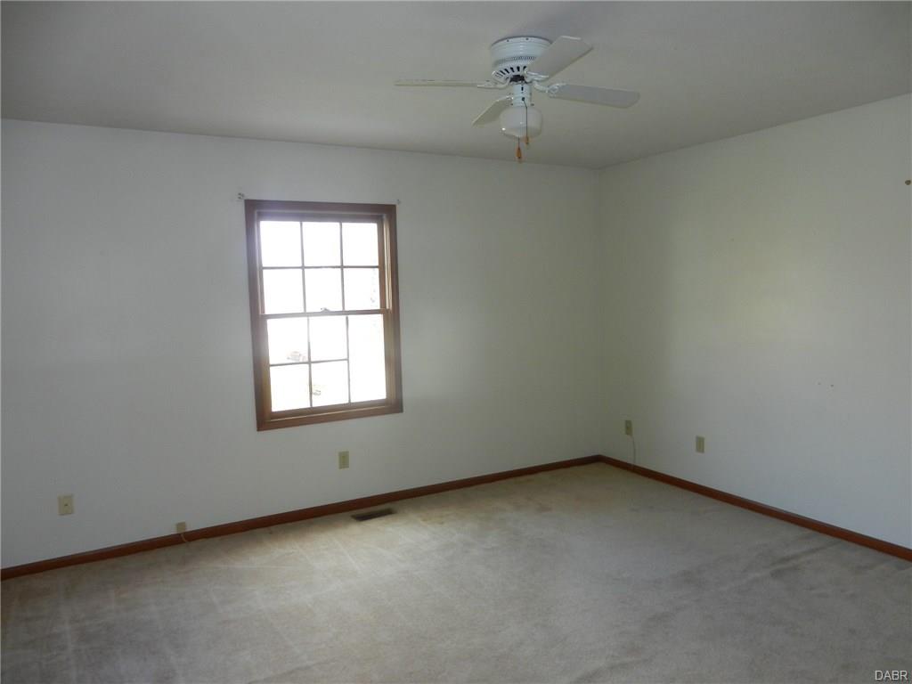 3907 Eagle Point Dr, Beavercreek, OH 45430 photo 17