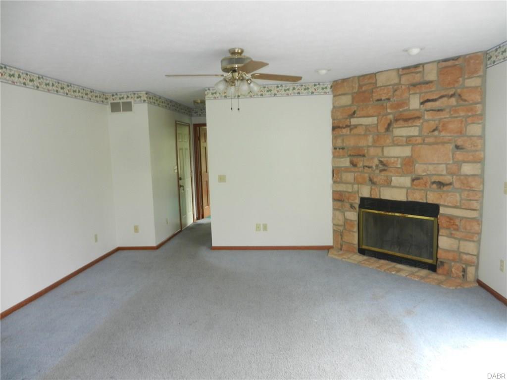 3907 Eagle Point Dr, Beavercreek, OH 45430 photo 9