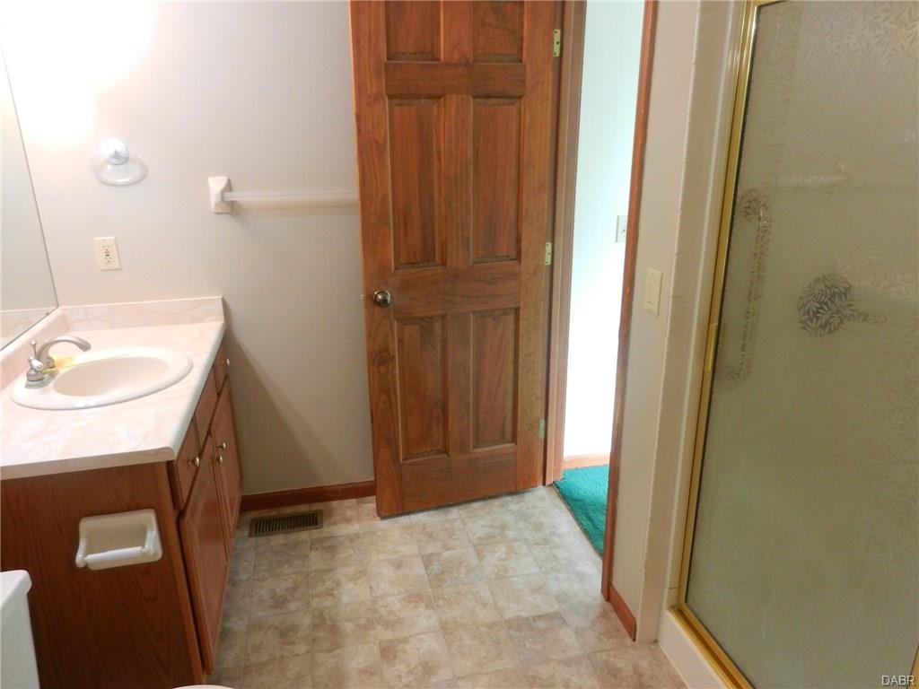 3907 Eagle Point Dr, Beavercreek, OH 45430 photo 16