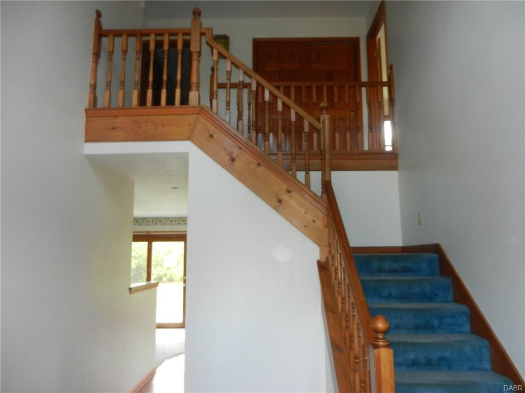 3907 Eagle Point Dr, Beavercreek, OH 45430 photo 5