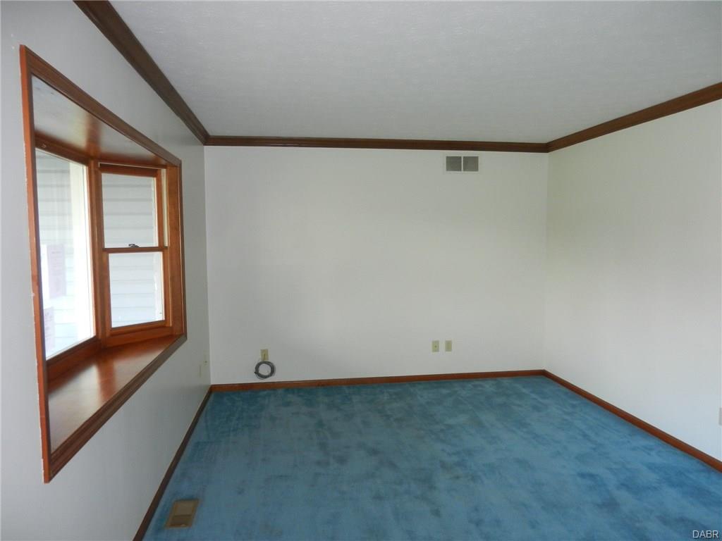 3907 Eagle Point Dr, Beavercreek, OH 45430 photo 4