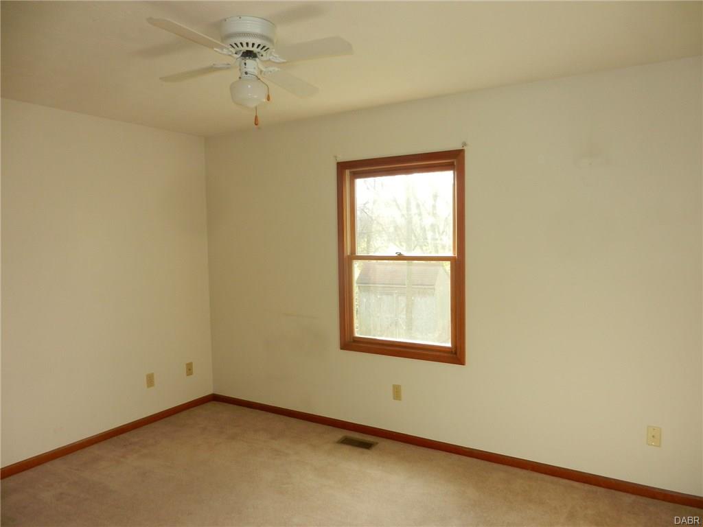 3907 Eagle Point Dr, Beavercreek, OH 45430 photo 10