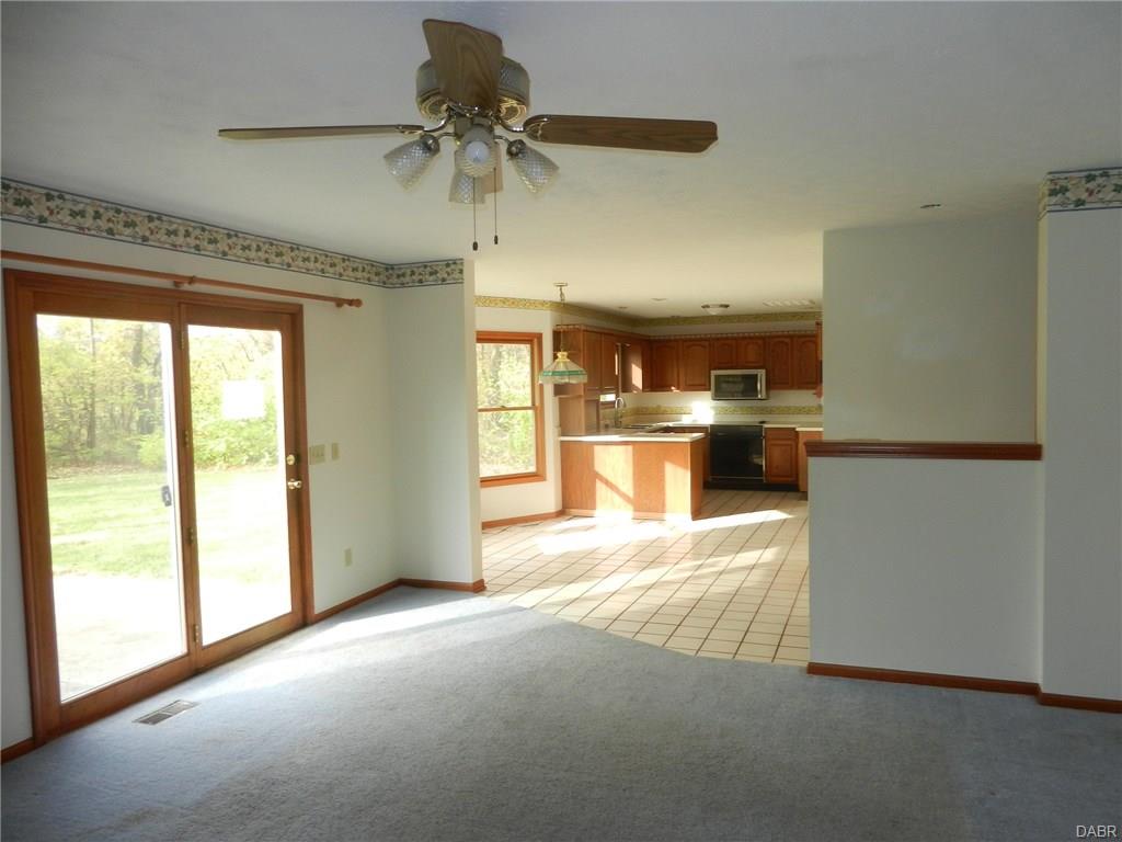 3907 Eagle Point Dr, Beavercreek, OH 45430 photo 8