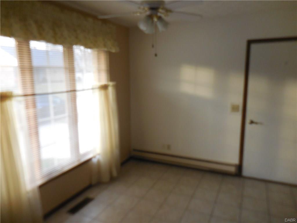 2106 Manhattan Blvd, Springfield, OH 45504 photo 5
