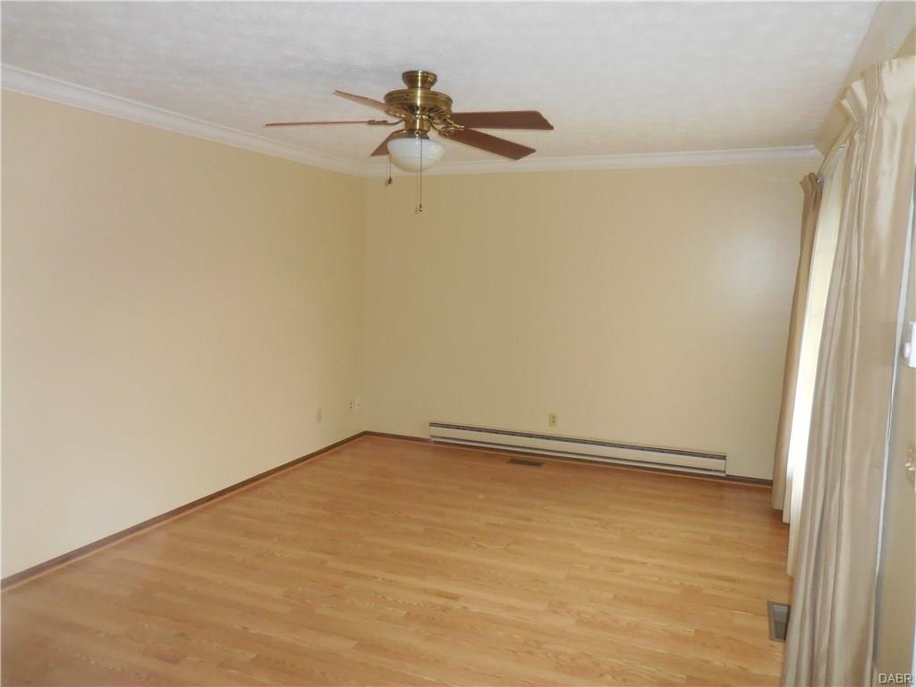 2106 Manhattan Blvd, Springfield, OH 45504 photo 2