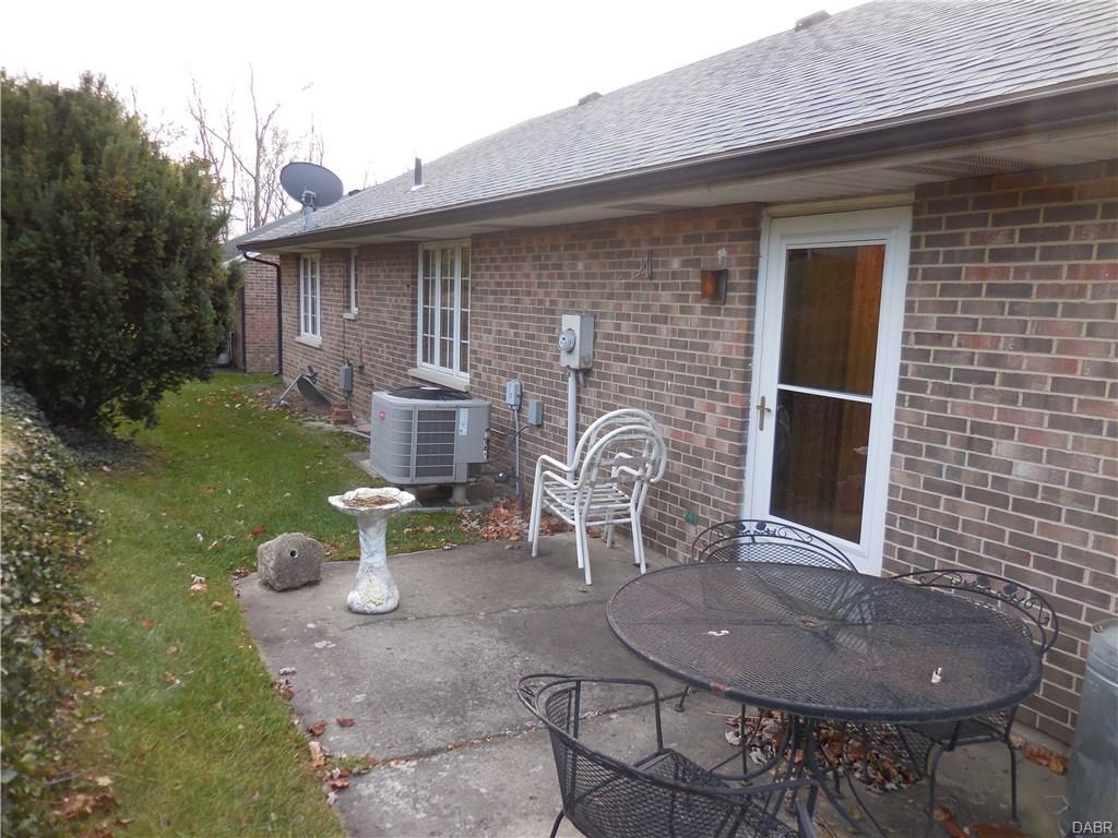 2106 Manhattan Blvd, Springfield, OH 45504 photo 13