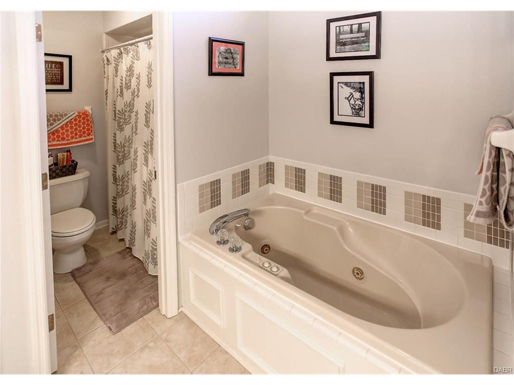 7224 Hartcrest Ln, Dayton, OH 45459 photo 31