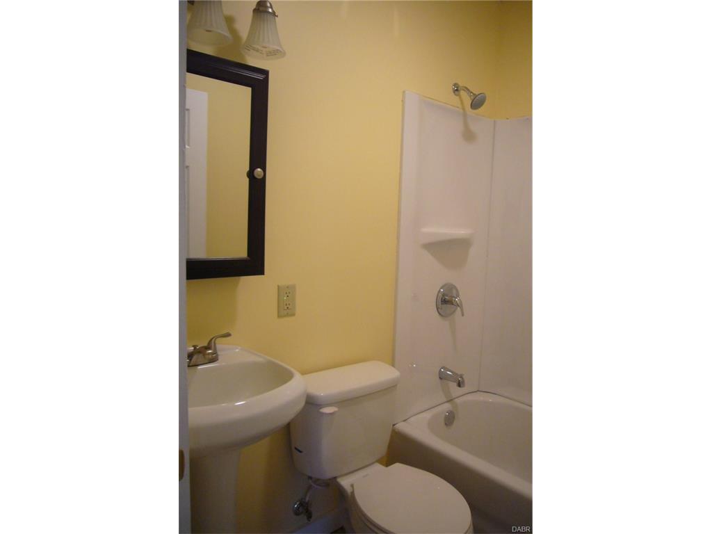 112 W Bennett Dr, Sidney, OH 45365 photo 4