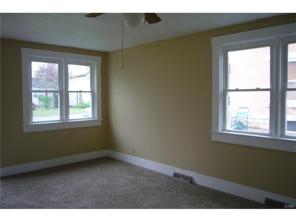112 W Bennett Dr, Sidney, OH 45365 photo 3