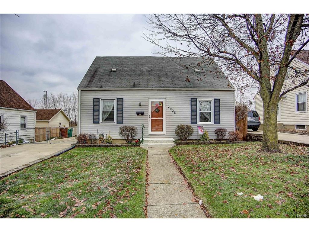 2028 E Bataan Dr, Dayton, OH 45420 photo 1