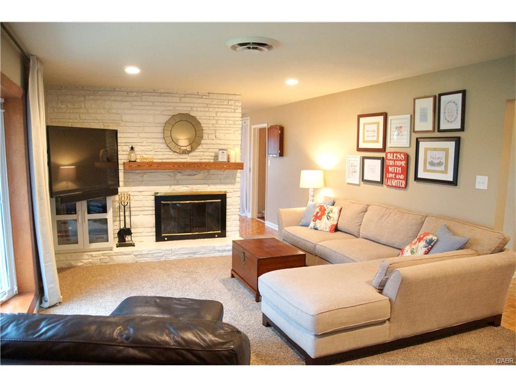 4832 Judith Dr, Dayton, OH 45429 photo 2