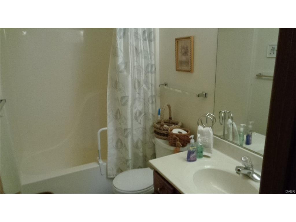 4827 Brannan Dr, Springfield, OH 45502 photo 3