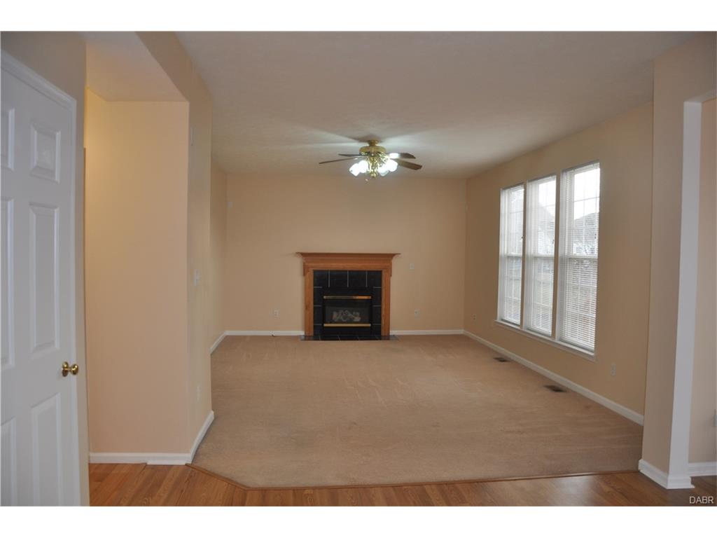 479 Stanton Dr, Springboro, OH 45066 photo 4