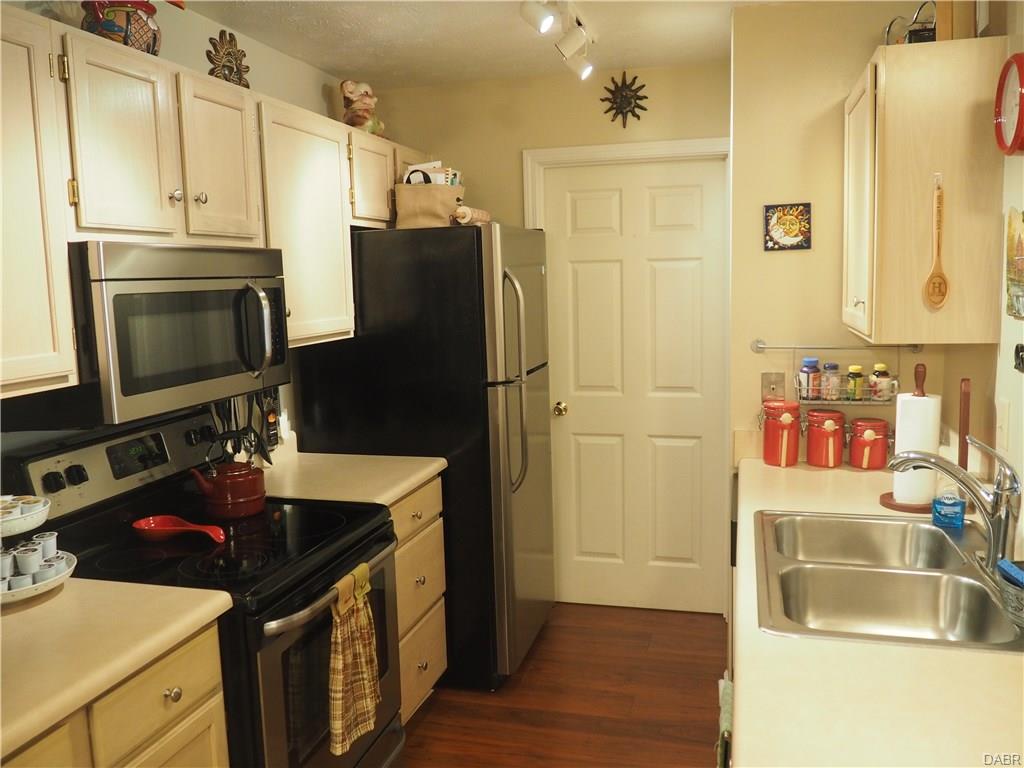 6630 Wareham Ct #4, Dayton, OH 45459 photo 2